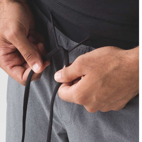 Lululemon Namaste At The Beach Lined Short Heathered Black Size S - Picture 4 of 11